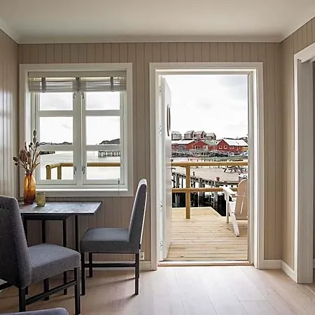 Solsiden Brygge Rorbuer 3*