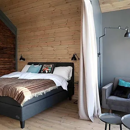 Solsiden Brygge Rorbuer Otel 3*