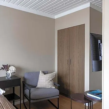 Solsiden Brygge Rorbuer Otel 3*