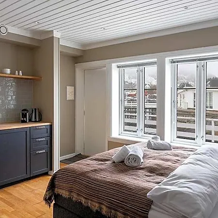 Solsiden Brygge Rorbuer Otel